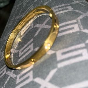 Gold studded braclet with skrew! MAKE ME AN OFFER!